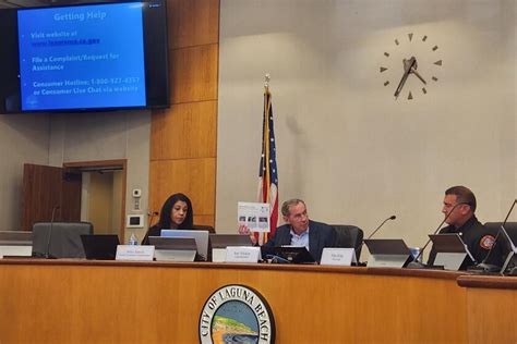 Laguna Beach packs house for meeting on insurance and wildfire.